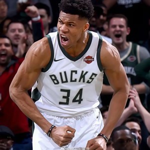 星空-湖人瞄准下赛季休赛期，6000万薪资空间全力追逐字母哥|吉安尼斯·安特托孔波|里弗斯|体育赛事讨论|佩林卡|扬尼斯-阿德托昆博_新浪新闻