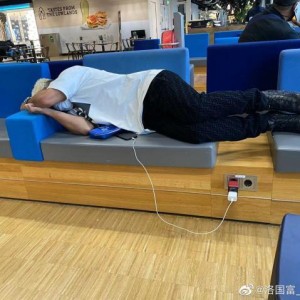 星空-评洛国富滞留机场事件：服务要做好，管理更要跟上