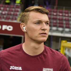 罗马诺：和都灵解约后，26岁中卫舒尔斯今夏将寻找新东家