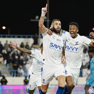 星空体育APP-C罗罢赛都怪本泽马 新月首秀就戴帽3分领跑沙特超 创造两大纪录|克里斯蒂亚诺·罗纳尔多|利雅得|利雅得新月|马尔科姆|利雅得胜利_新浪新闻